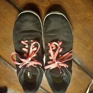 Nike Volleyball Size 10.5